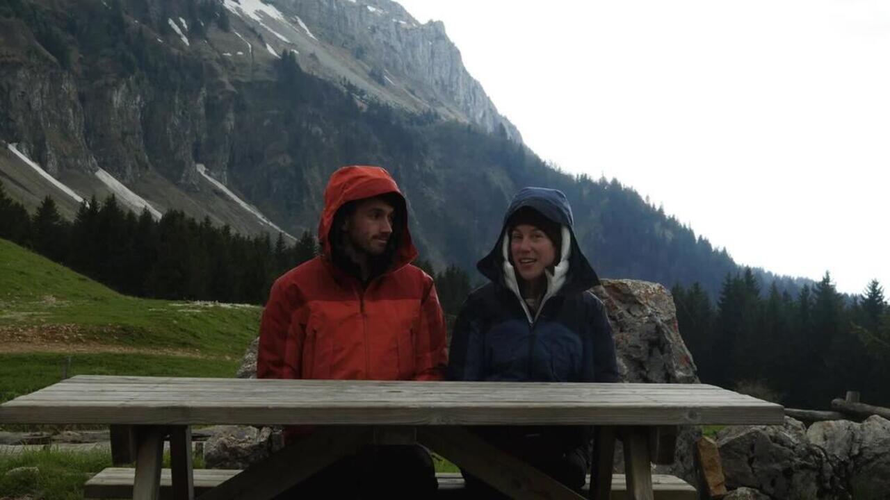 Женская ветрозащитная утеплённая мягкая куртка для треккинга Forclaz MT500 чёрная
Женская ветрозащитная утеплённая мягкая куртка для треккинга Forclaz MT500 чёрная