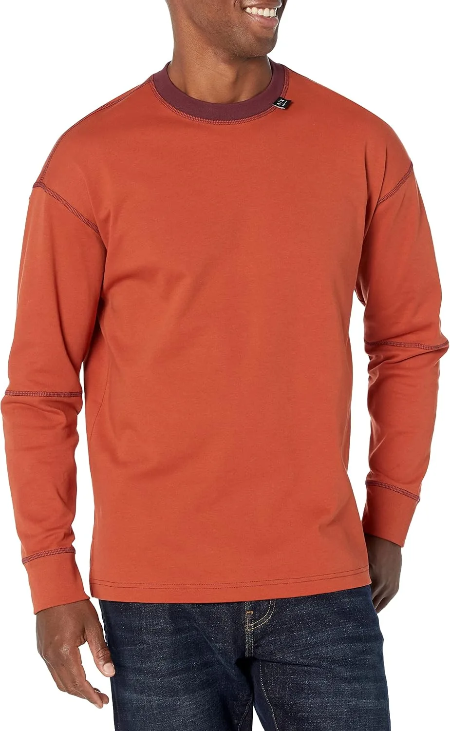 Armani Exchange мужской джемпер с контрастной строчкой
Armani Exchange мужской джемпер с контрастной строчкой