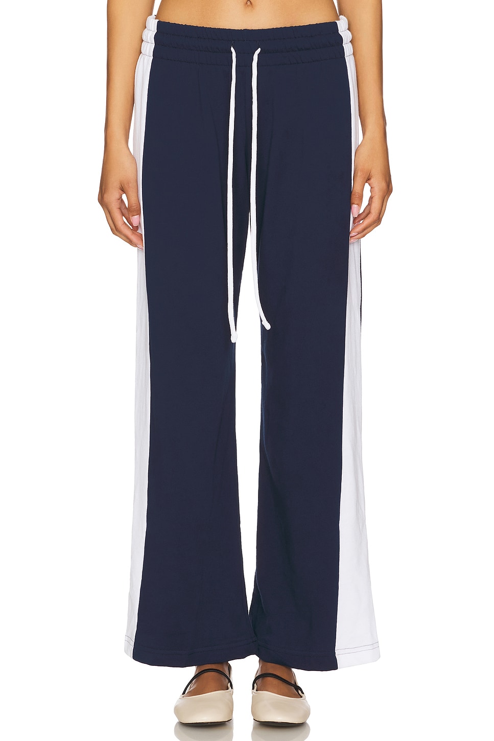 Широкие брюки Lux от Michael Lauren, astral navy
Широкие брюки Lux от Michael Lauren, astral navy