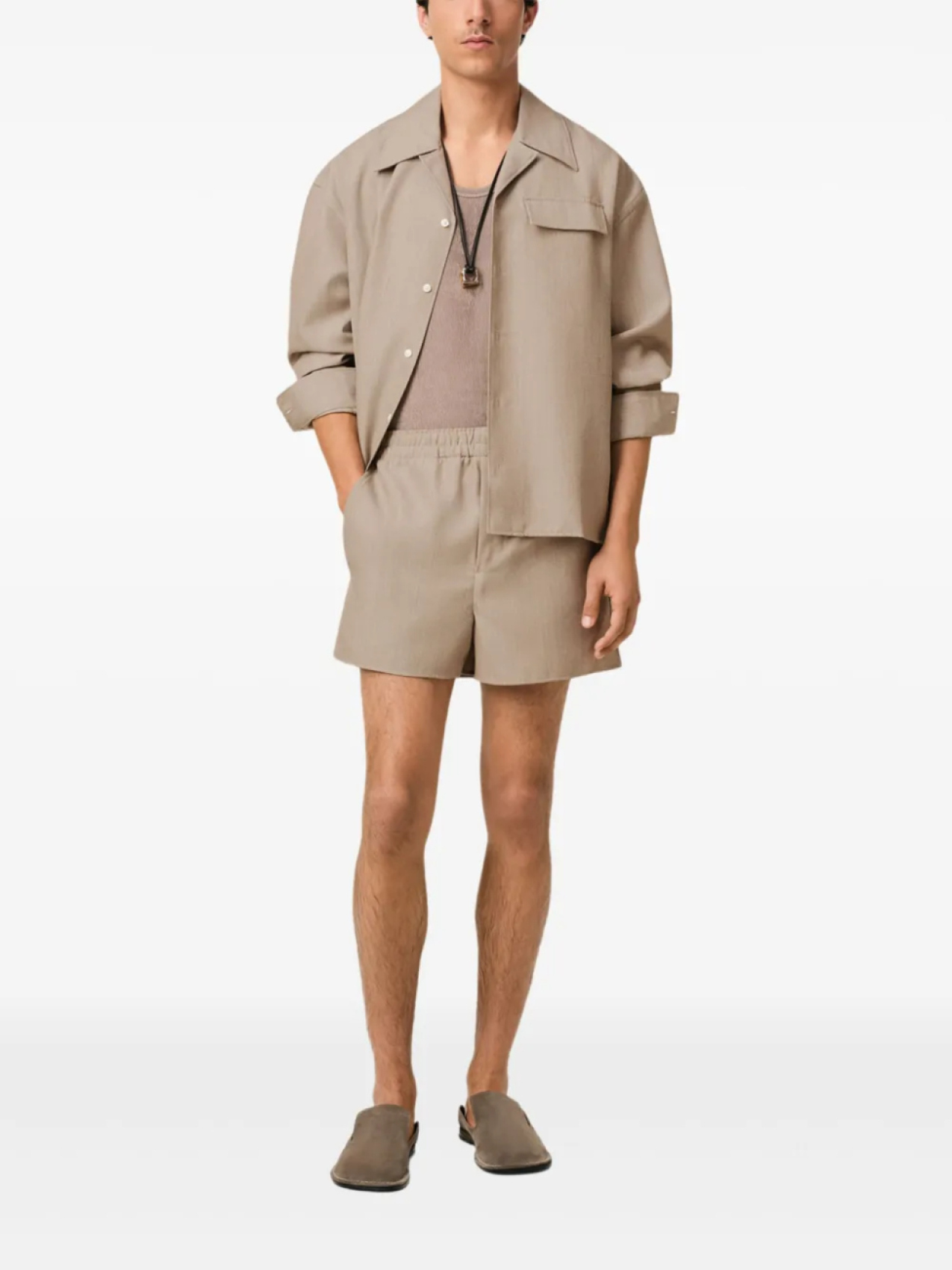 AMI Paris рубашка с распашным воротником, нейтральный
AMI Paris рубашка с распашным воротником, нейтральный