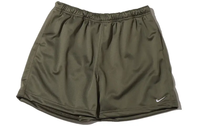 Повседневные шорты мужские средние оливковые/черные Nike, черный 
Повседневные шорты мужские средние оливковые/черные Nike, черный