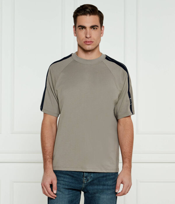 Футболка мужская Armani Exchange с полосками на рукавах, зеленый
Футболка мужская Armani Exchange с полосками на рукавах, зеленый