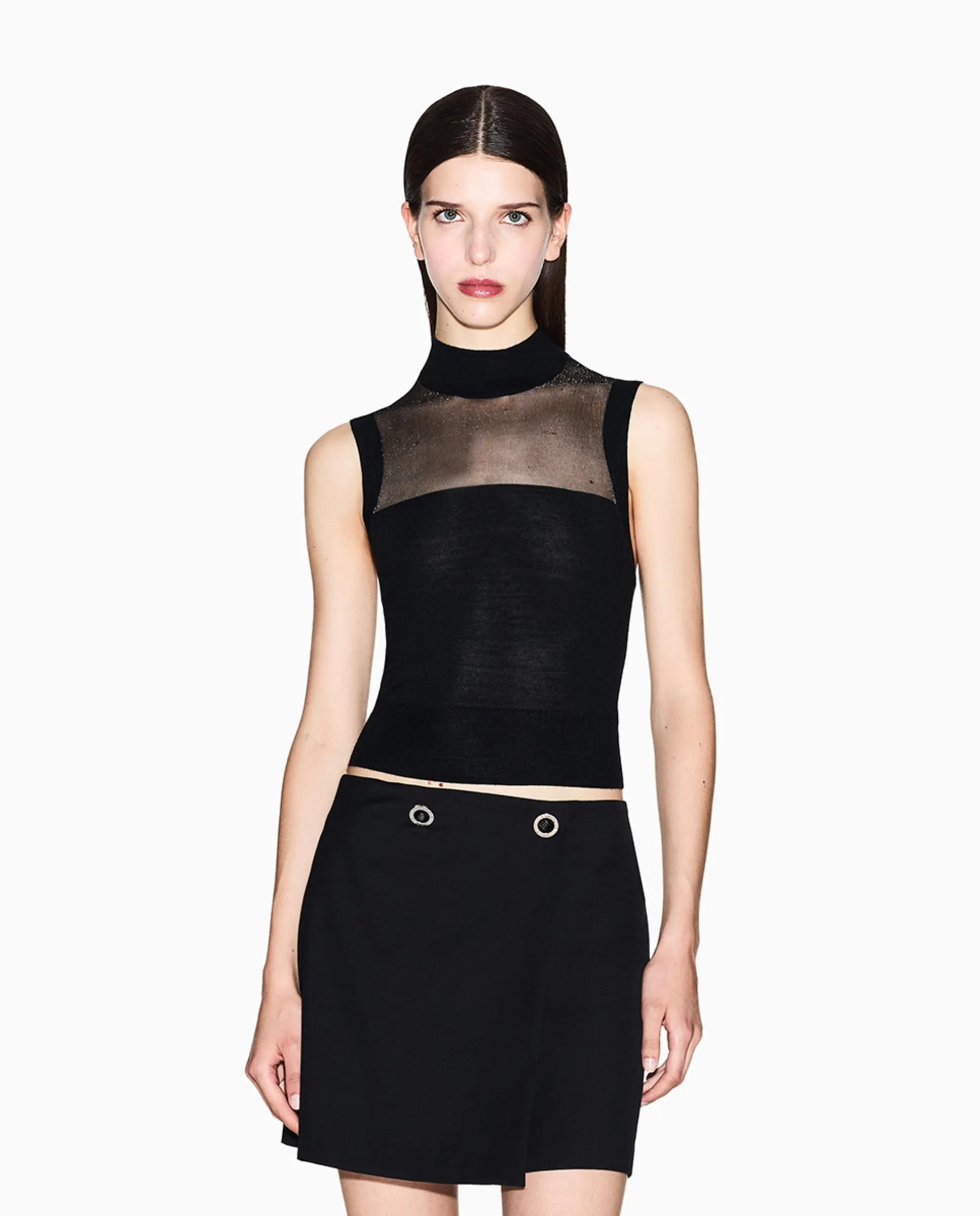 Женский безрукавный джемпер с высоким воротником Armani Exchange, черный
Женский безрукавный джемпер с высоким воротником Armani Exchange, черный