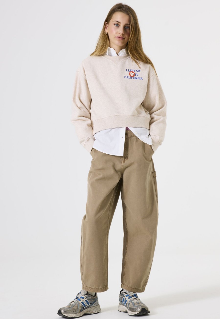 Толстовка Garcia Sweatshirt, Dove Melee/Brown
Толстовка Garcia Sweatshirt, Dove Melee/Brown