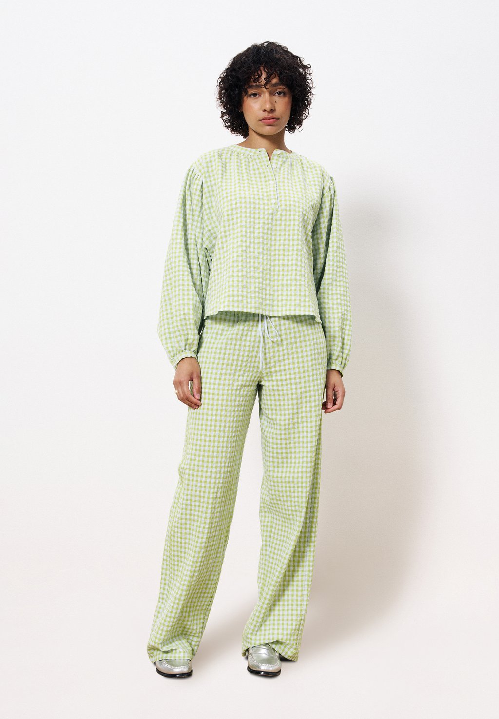 Брюки ISMERY FRNCH, светло-зеленый
Брюки ISMERY FRNCH, светло-зеленый