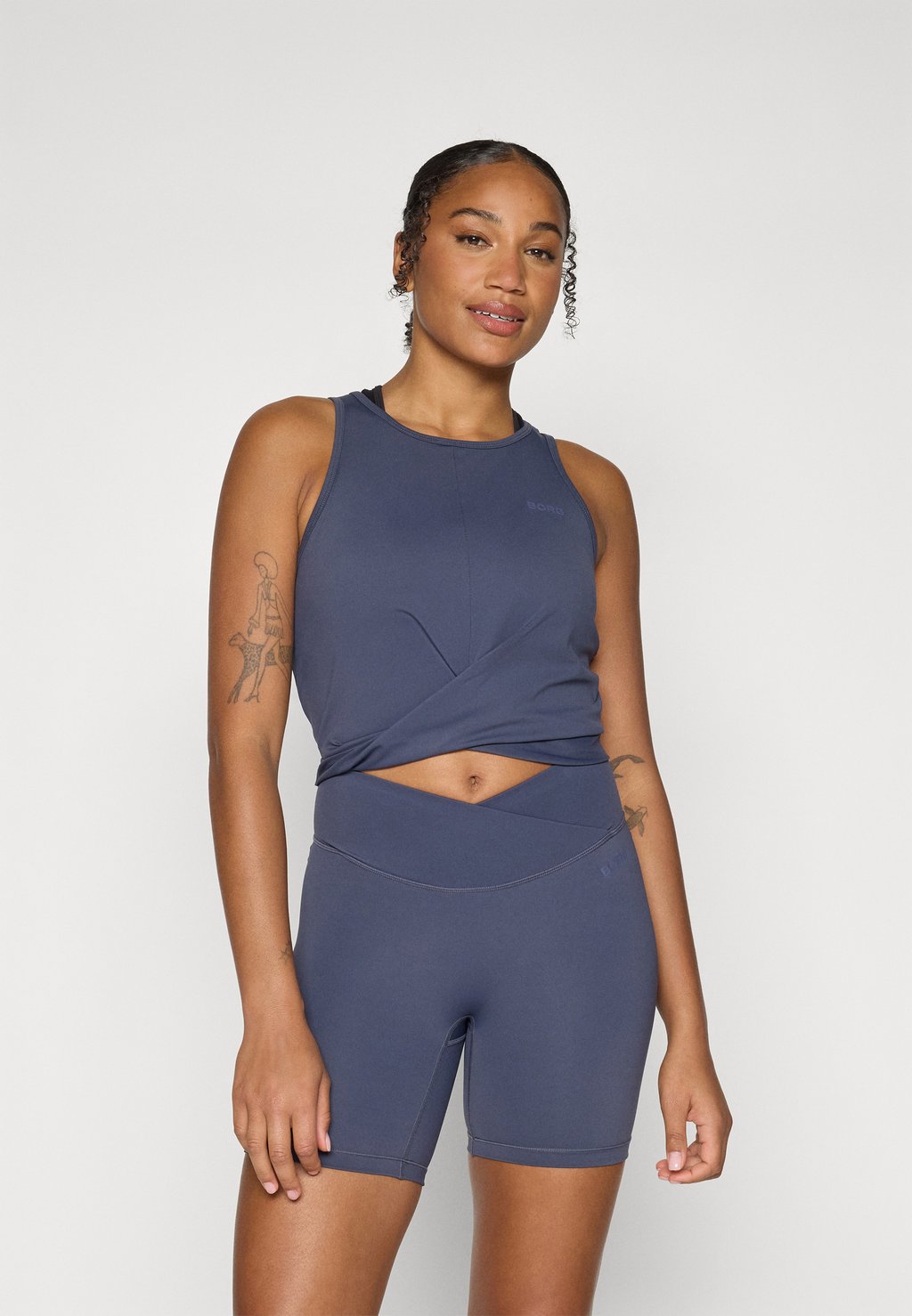 Топ STUDIO CROSS TANK Björn Borg, сине-серый
Топ STUDIO CROSS TANK Björn Borg, сине-серый