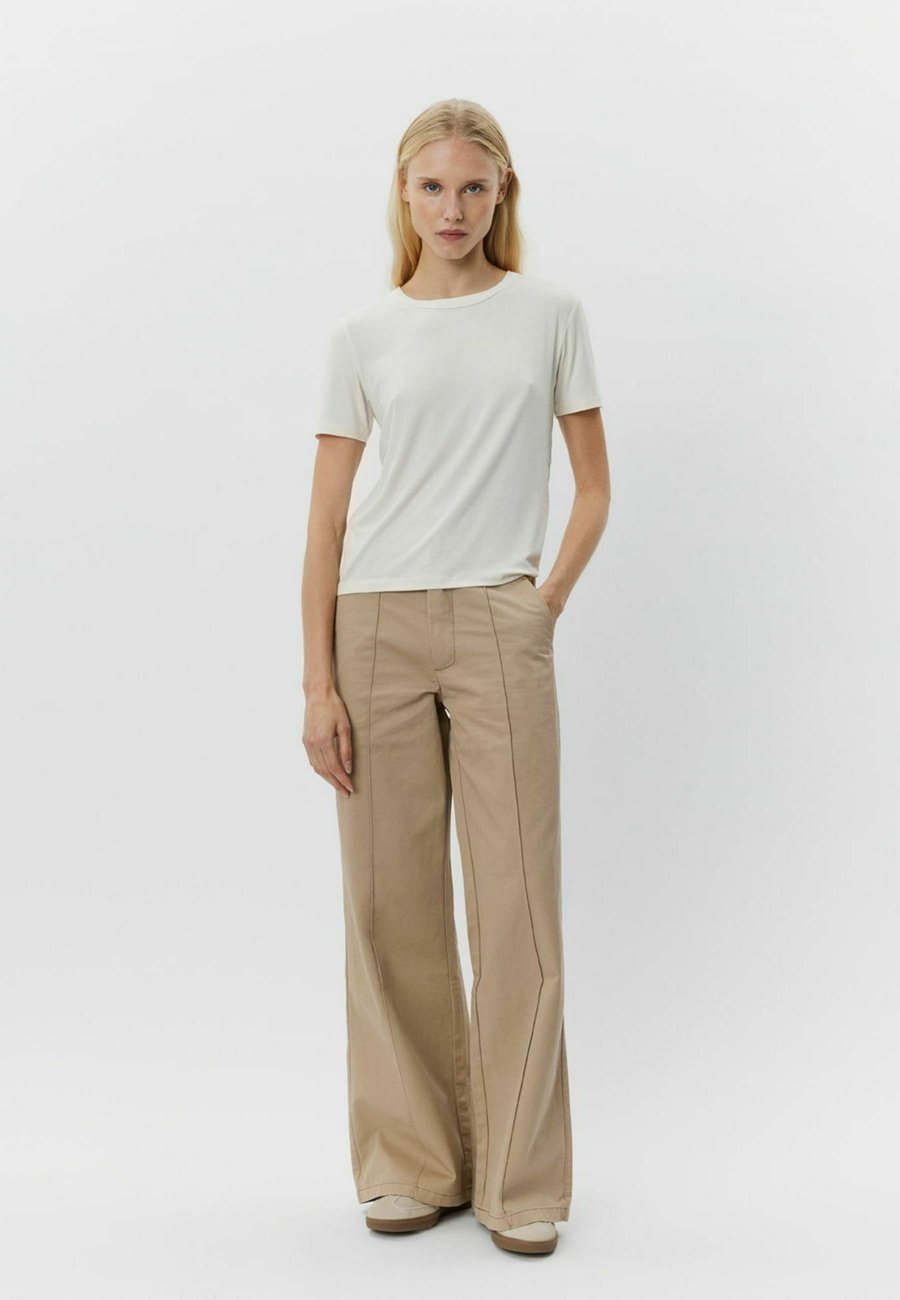 Футболка Sofie Schnoor Basic T-shirt, Off White/Off-White, Белый, Футболка Sofie Schnoor Basic T-shirt, Off White/Off-White
Футболка Sofie Schnoor Basic T-shirt, Off White/Off-White, Белый, Футболка Sofie Schnoor Basic T-shirt, Off White/Off-White
