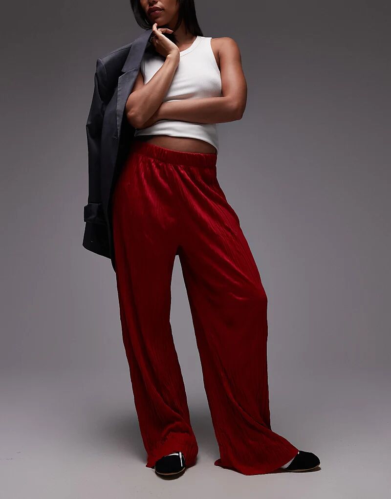 Широкие брюки Topshop с мятой отделкой красного цвета
Широкие брюки Topshop с мятой отделкой красного цвета