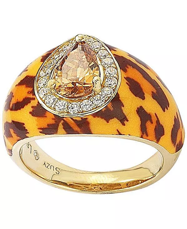 Кольцо Suzy Levian из стерлингового серебра с коричневым грушевидным принтом и кубическим цирконием Suzy Levian New York, brown
Кольцо Suzy Levian из стерлингового серебра с коричневым грушевидным принтом и кубическим цирконием Suzy Levian New York, brown