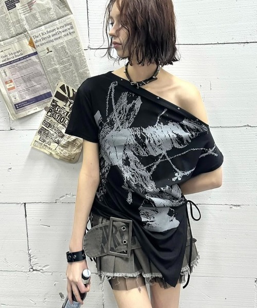 Футболка с присборенными плечами и коротким рукавом Cest Nous, черный
Футболка с присборенными плечами и коротким рукавом Cest Nous, черный