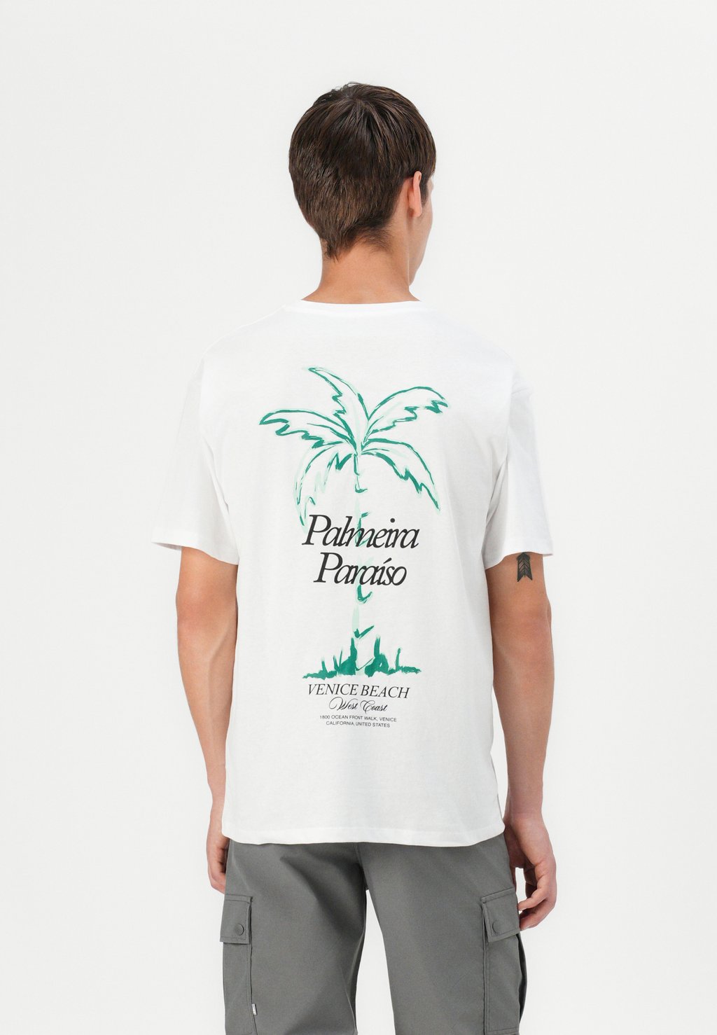 Футболка с принтом JORPALMEIRA TEE CREW NECK Jack & Jones, белый 
Футболка с принтом JORPALMEIRA TEE CREW NECK Jack & Jones, белый