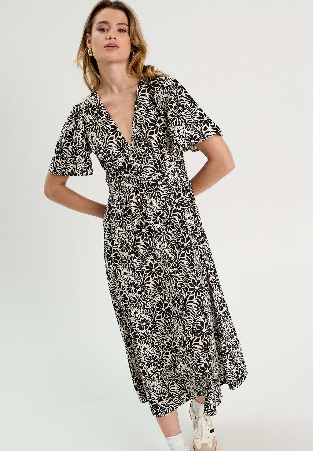 Повседневное платье Cache Cache, белый
Повседневное платье Cache Cache, белый