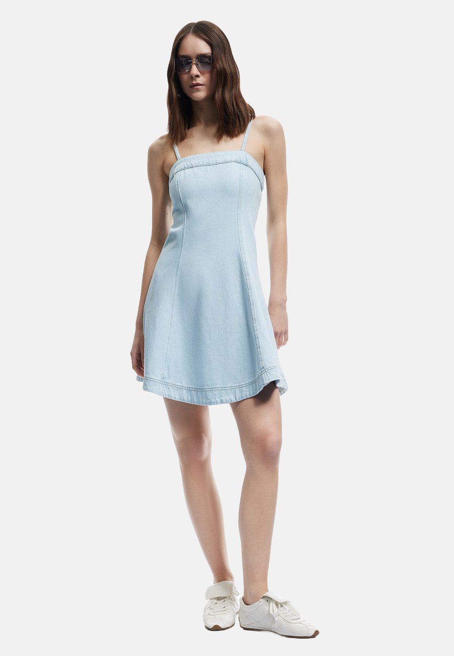 Платье Koton Denim dress, Light Blue
Платье Koton Denim dress, Light Blue