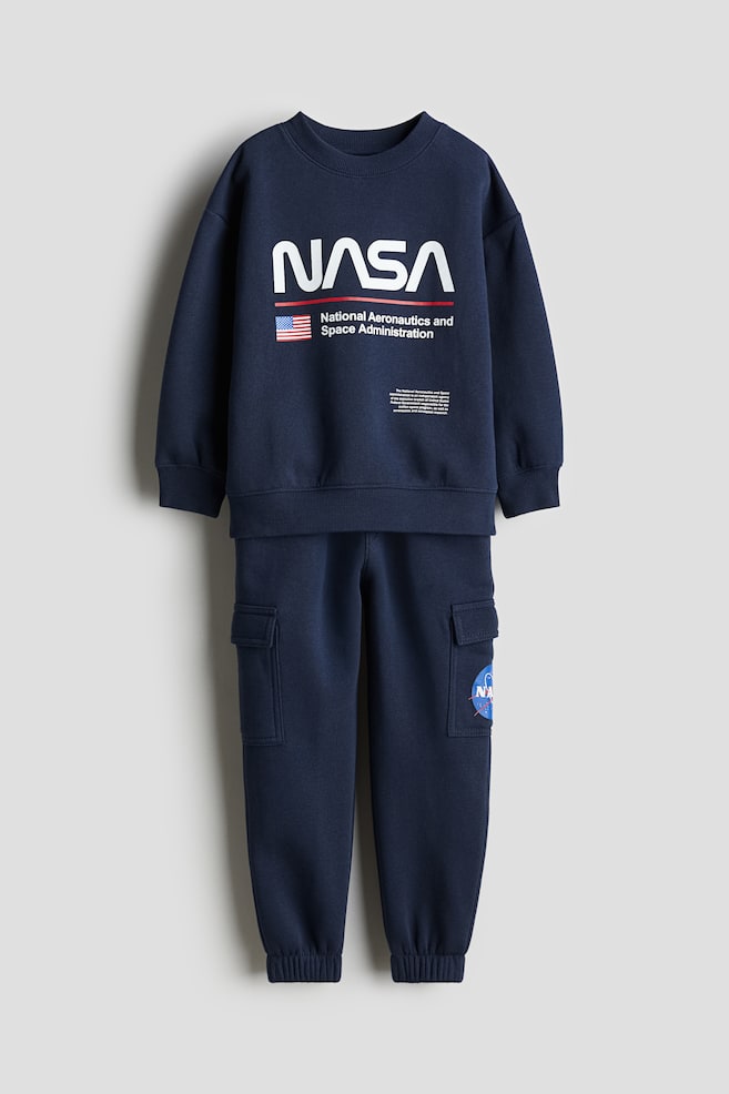 Комплект из 2-х предметов: свитшот H&M, мультиколор
Комплект из 2-х предметов: свитшот H&M, мультиколор