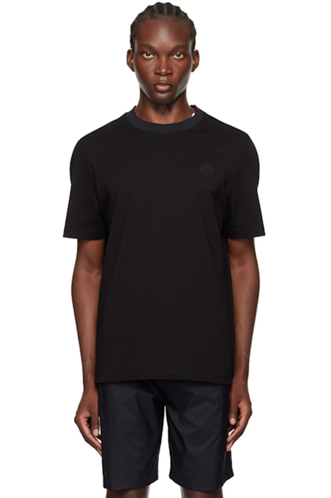 Черная футболка с нашивкой-логотипом Moncler
Черная футболка с нашивкой-логотипом Moncler