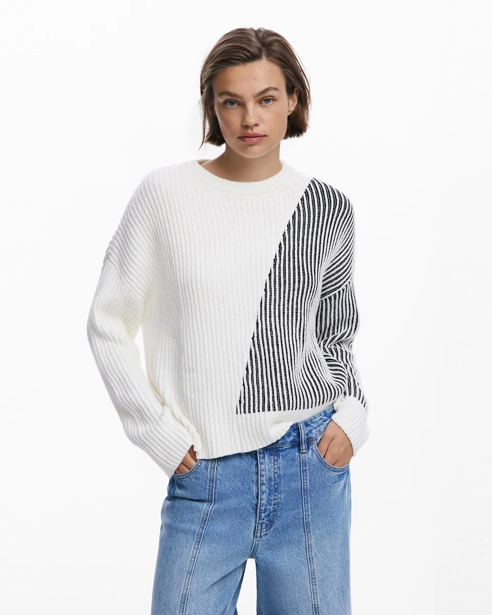 Женский джемпер с высоким воротником комбинированный Desigual, белый
Женский джемпер с высоким воротником комбинированный Desigual, белый