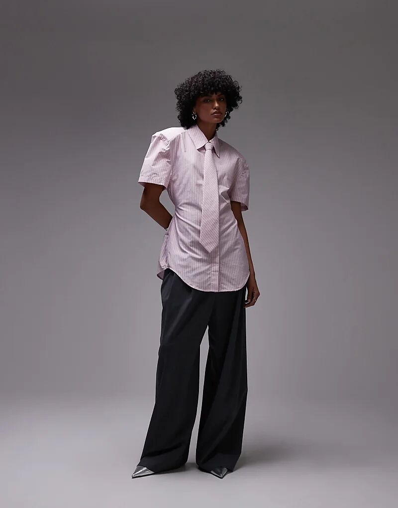 Рубашка ASOS DESIGN с короткими рукавами, подплечниками и галстуком в розовую полоску
Рубашка ASOS DESIGN с короткими рукавами, подплечниками и галстуком в розовую полоску