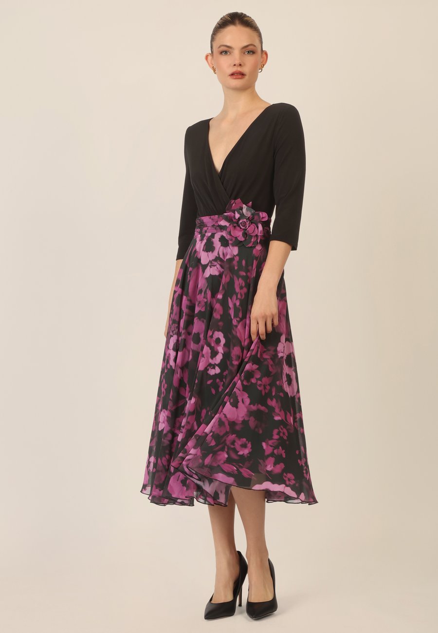 Платье Apart Day dress, Schwarz Multicolor/Black
Платье Apart Day dress, Schwarz Multicolor/Black