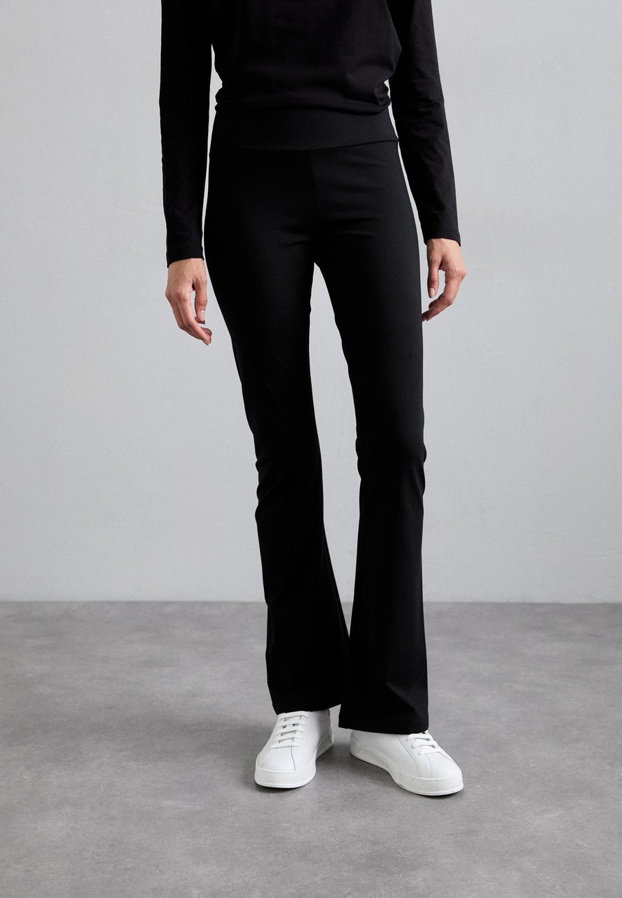 Брюки EA7 Emporio Armani Leggings, Black
Брюки EA7 Emporio Armani Leggings, Black