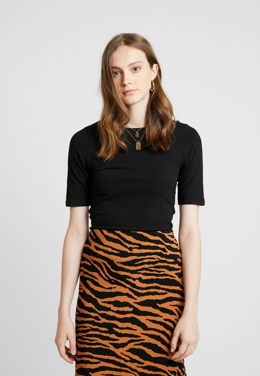 Базовая футболка b.young, черный
Базовая футболка b.young, черный