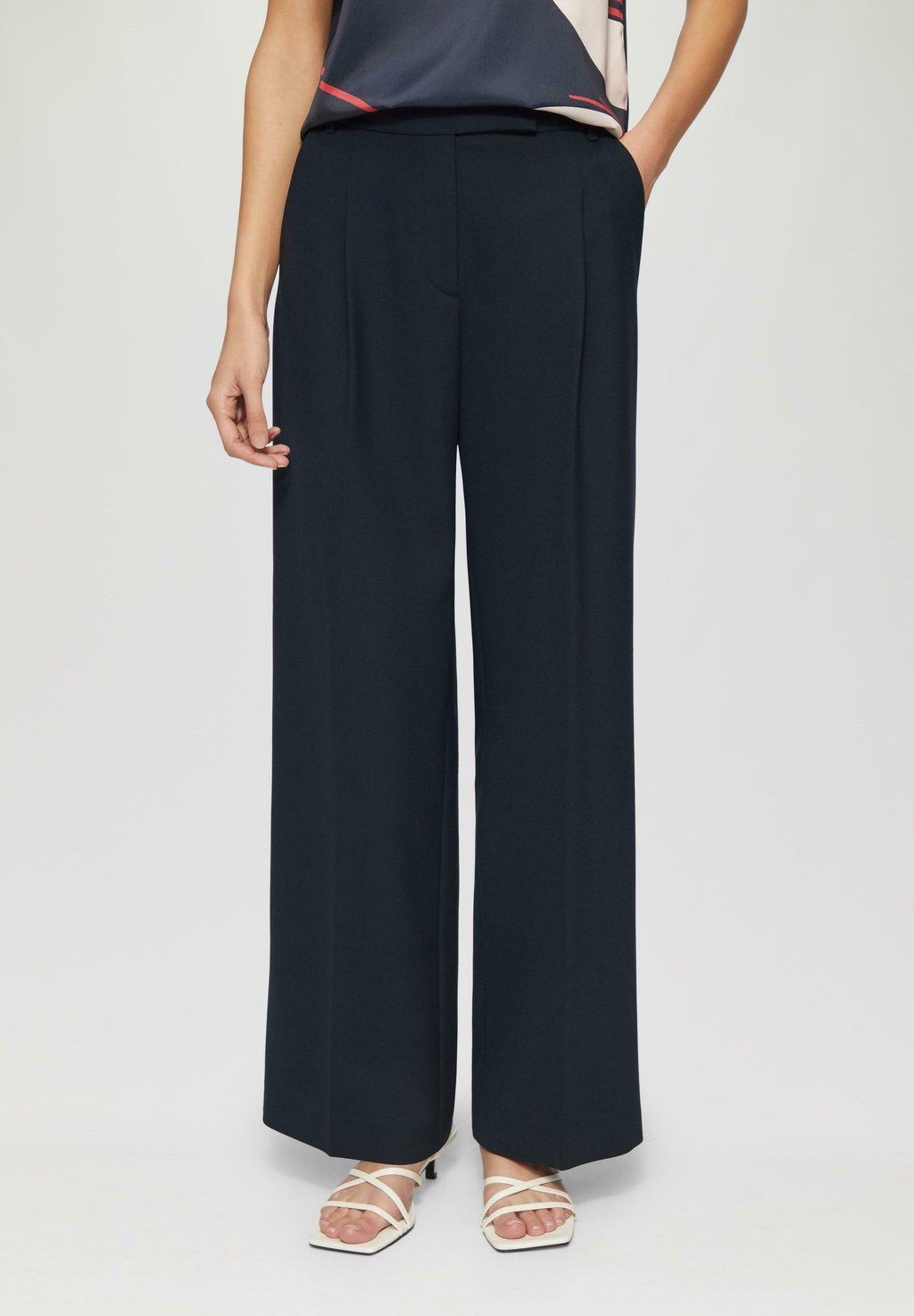 Брюки s.Oliver BLACK LABEL, синий
Брюки s.Oliver BLACK LABEL, синий