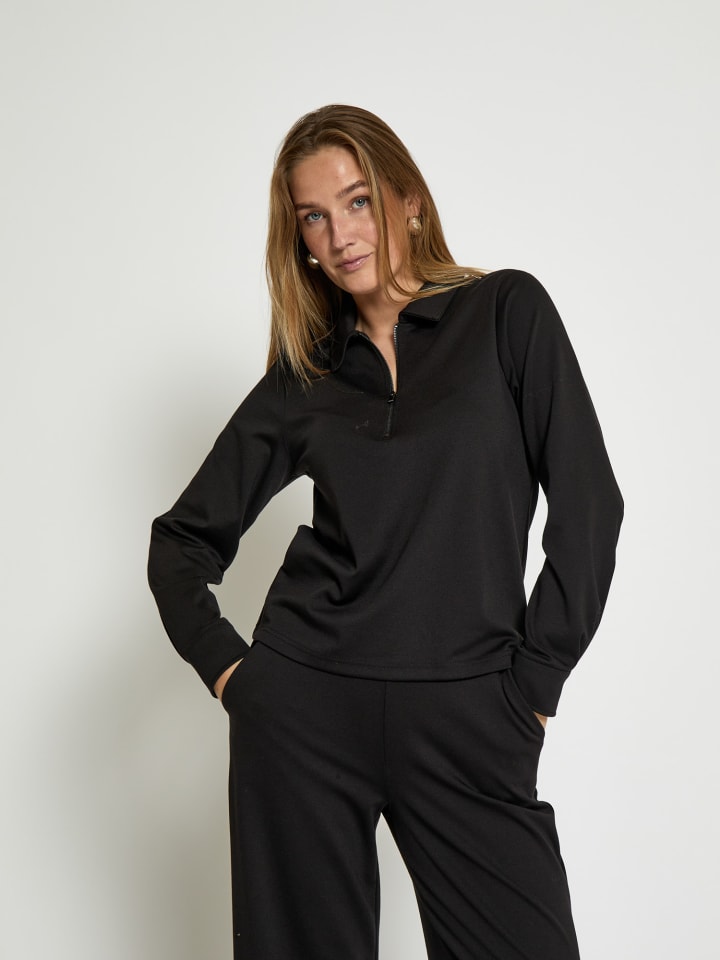 Блузка черного цвета Peppercorn
Блузка черного цвета Peppercorn