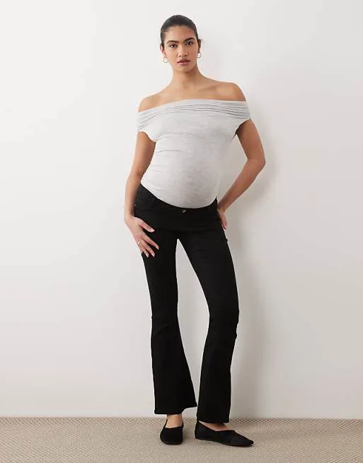 Черные джинсы-клеш с эффектом пуш-ап ONLY Maternity
Черные джинсы-клеш с эффектом пуш-ап ONLY Maternity