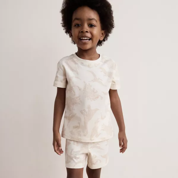 Детский комплект для мальчика: футболка и шорты из трикотажа, 2 предмета Jumping Beans, цвет ivory dinosaur print
Детский комплект для мальчика: футболка и шорты из трикотажа, 2 предмета Jumping Beans, цвет ivory dinosaur print