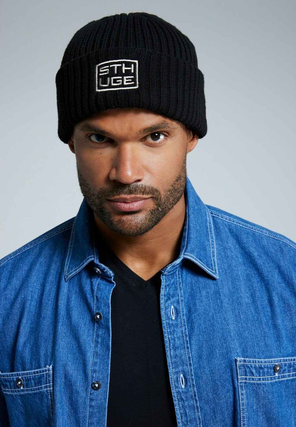 Шапка STHUGE, цвет schwarz
Шапка STHUGE, цвет schwarz