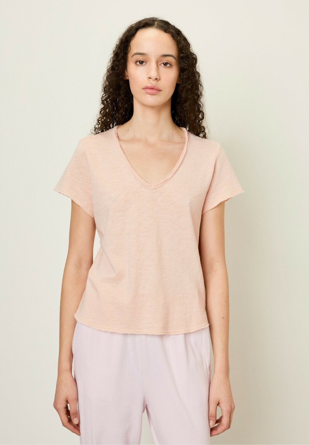 Базовая футболка SON American Vintage, бежевый
Базовая футболка SON American Vintage, бежевый