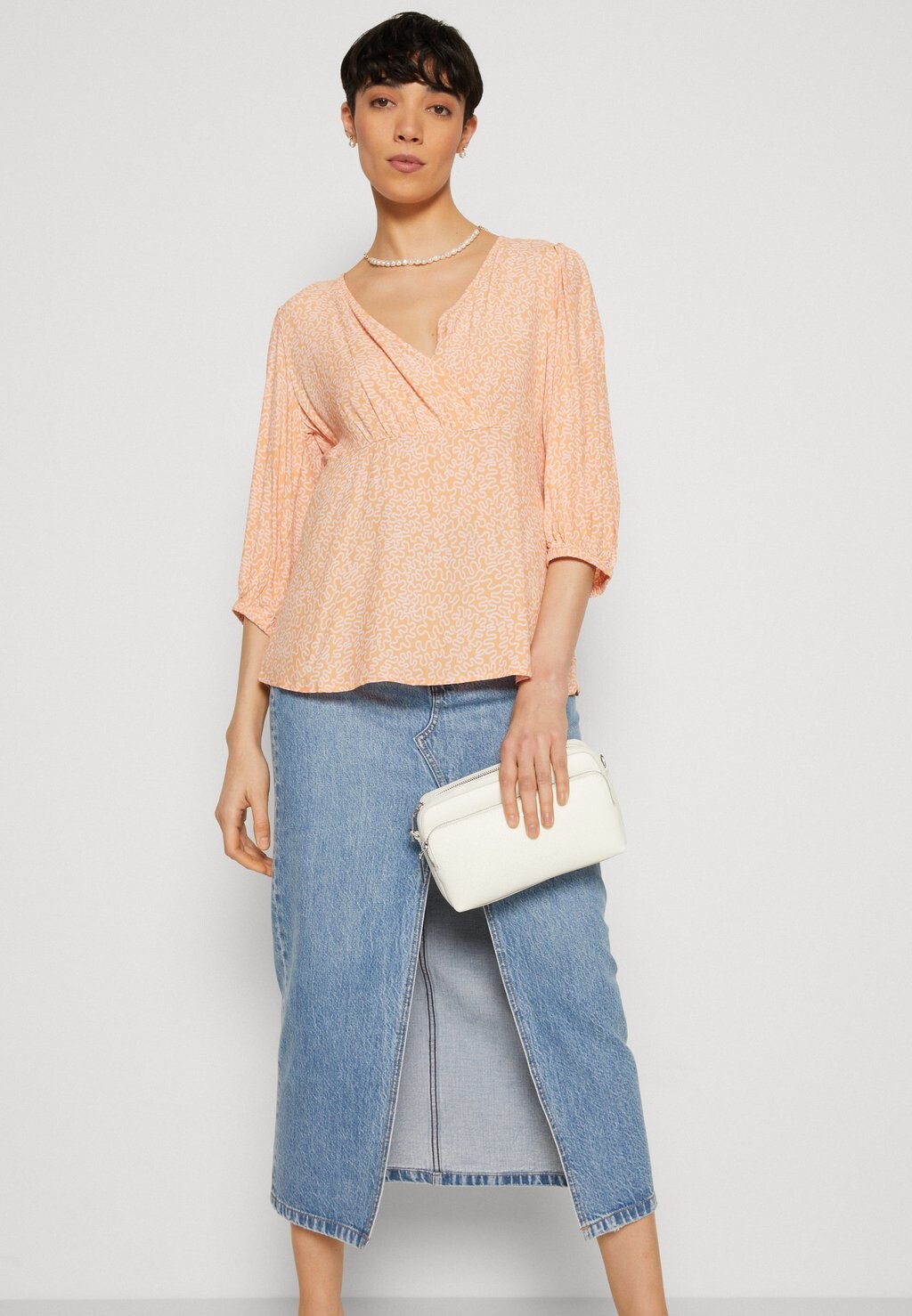 Блуза GATHERED SLEEVE Esprit, оранжевый
Блуза GATHERED SLEEVE Esprit, оранжевый