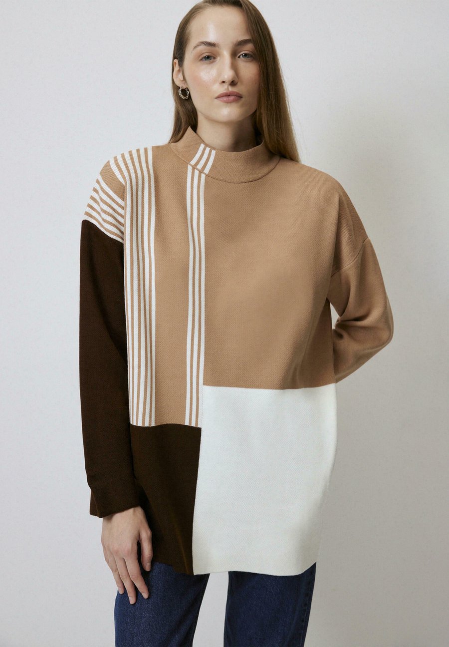 Джемпер Touché Privé WITH NECKBAND, Brown
Джемпер Touché Privé WITH NECKBAND, Brown