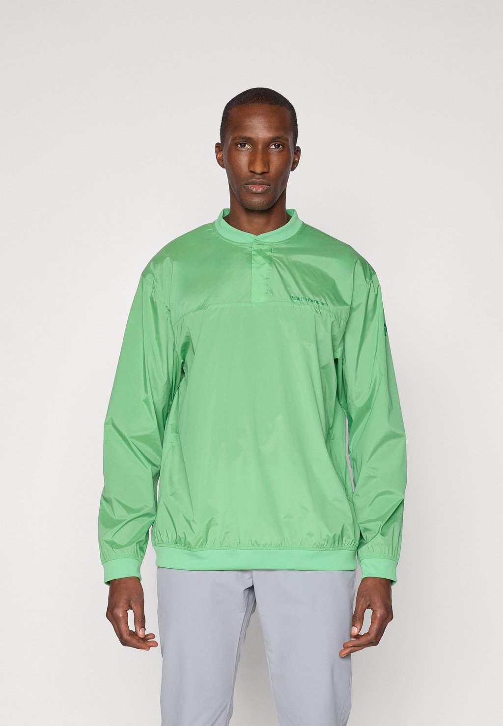 Ветровка CREW Peak Performance, светло-зеленый
Ветровка CREW Peak Performance, светло-зеленый