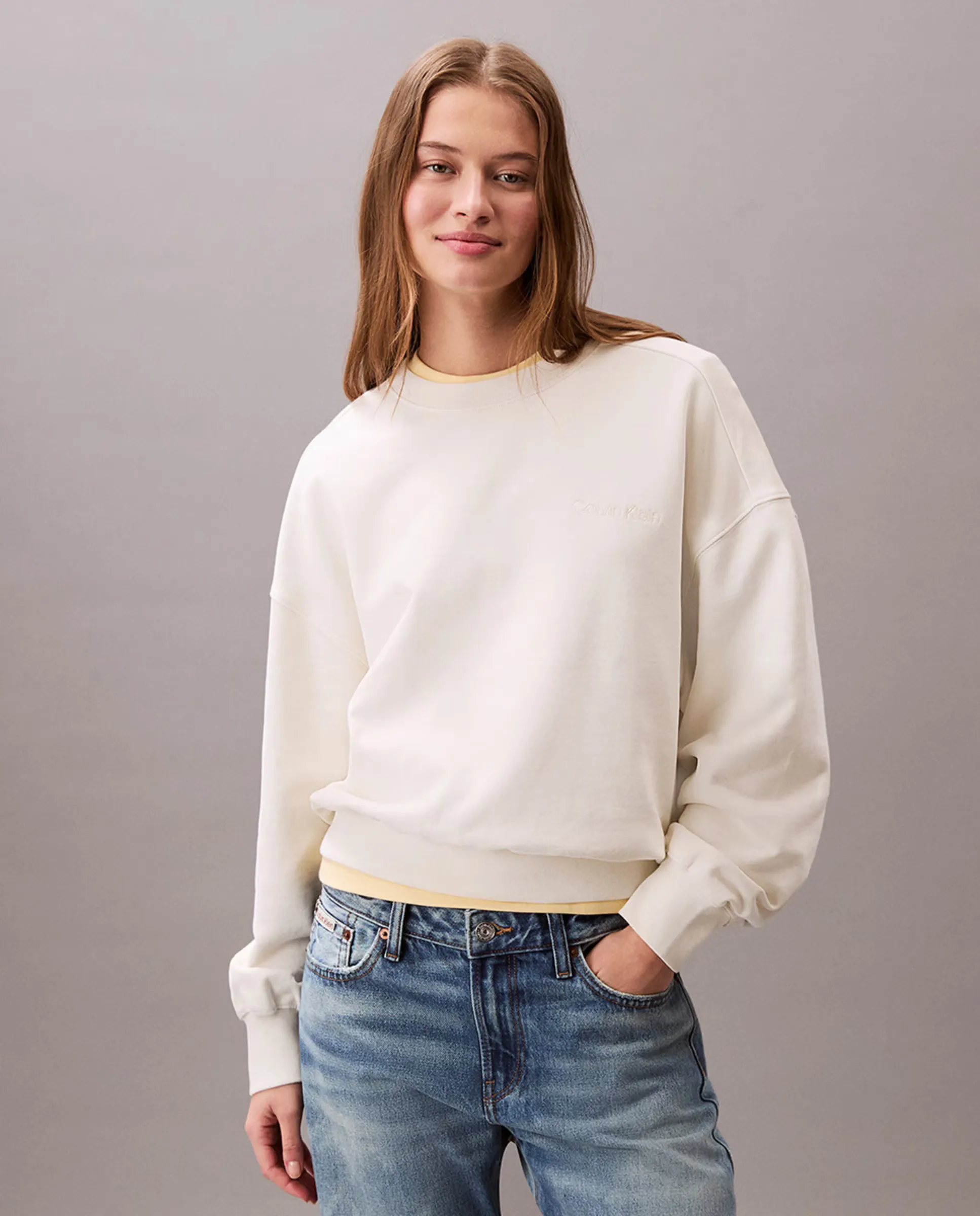 Женская толстовка с круглым вырезом и логотипом Calvin Klein, кремовый
Женская толстовка с круглым вырезом и логотипом Calvin Klein, кремовый