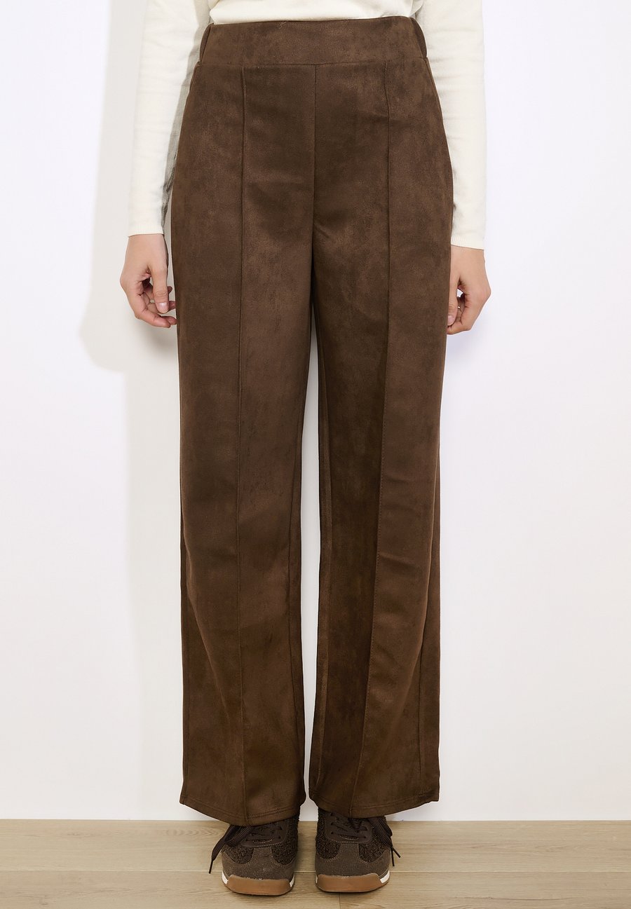 Брюки LolaLiza SUEDE-EFFECT, Brown Dark Chocolate/Brown
Брюки LolaLiza SUEDE-EFFECT, Brown Dark Chocolate/Brown