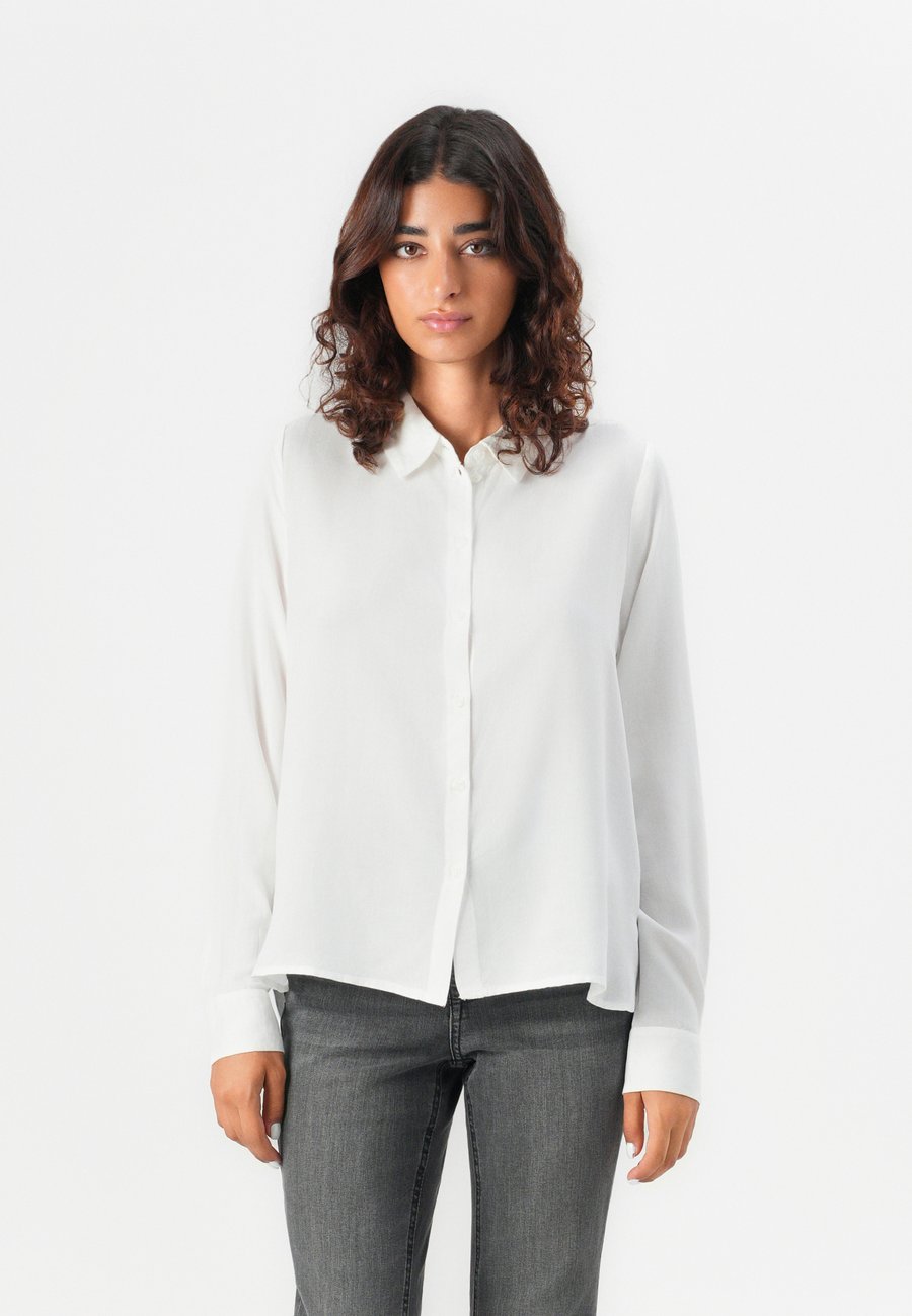 Блуза Vero Moda VMBUMPY BASIC SHIRT, Snow White/White
Блуза Vero Moda VMBUMPY BASIC SHIRT, Snow White/White