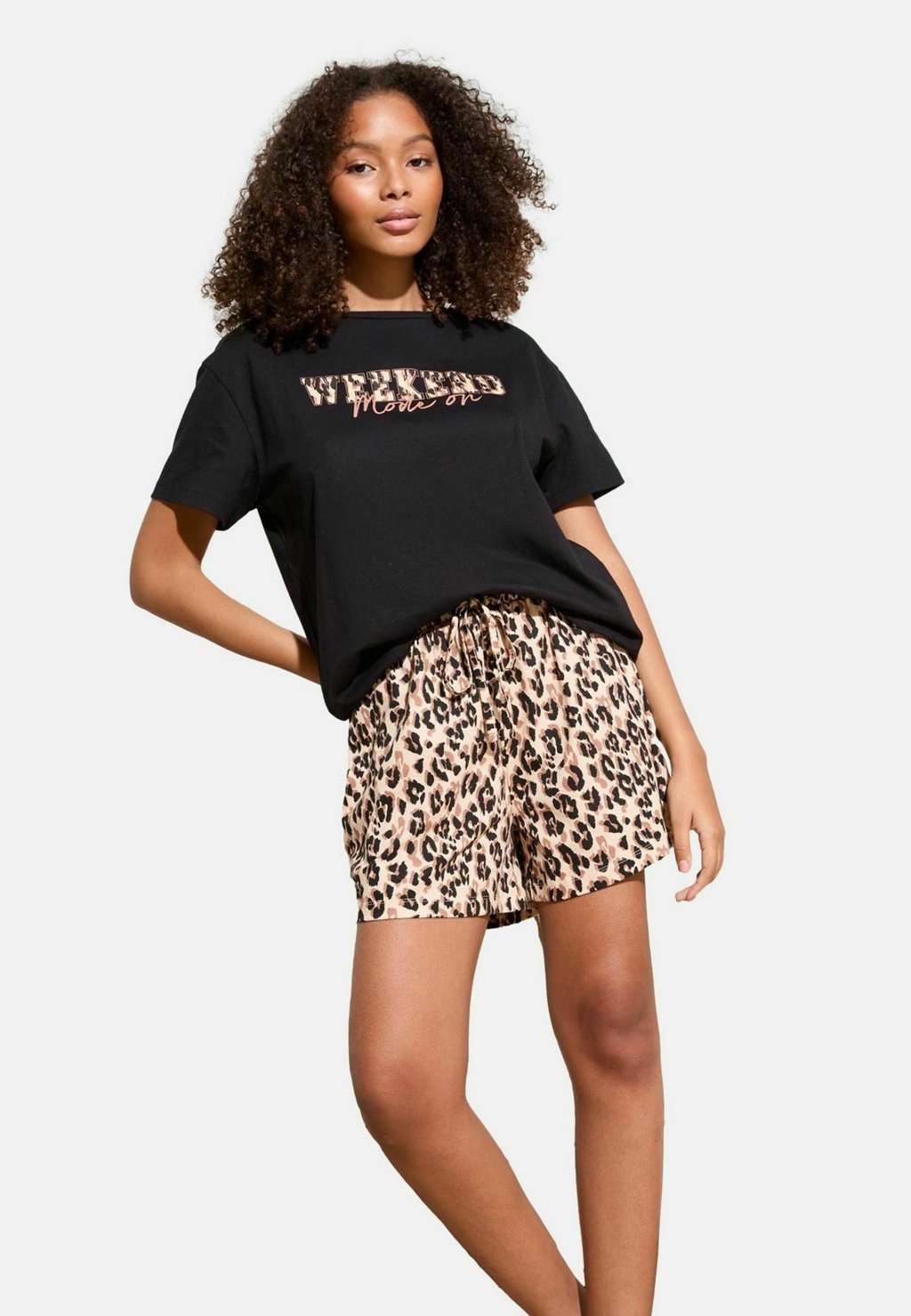 Пижама SET - Pyjama set Friends Like These, черный
Пижама SET - Pyjama set Friends Like These, черный