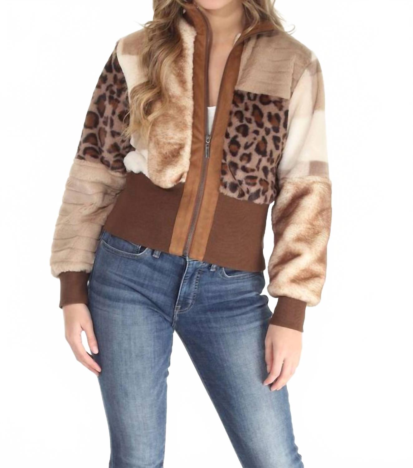 Женская куртка-бомбер в стиле пэчворк PAPARAZZI, Patchwork
Женская куртка-бомбер в стиле пэчворк PAPARAZZI, Patchwork