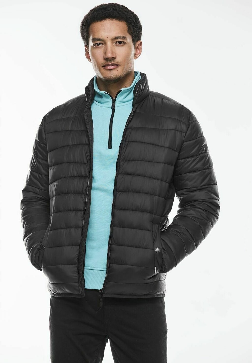 Демисезонная куртка Street One MEN, цвет schwarz
Демисезонная куртка Street One MEN, цвет schwarz