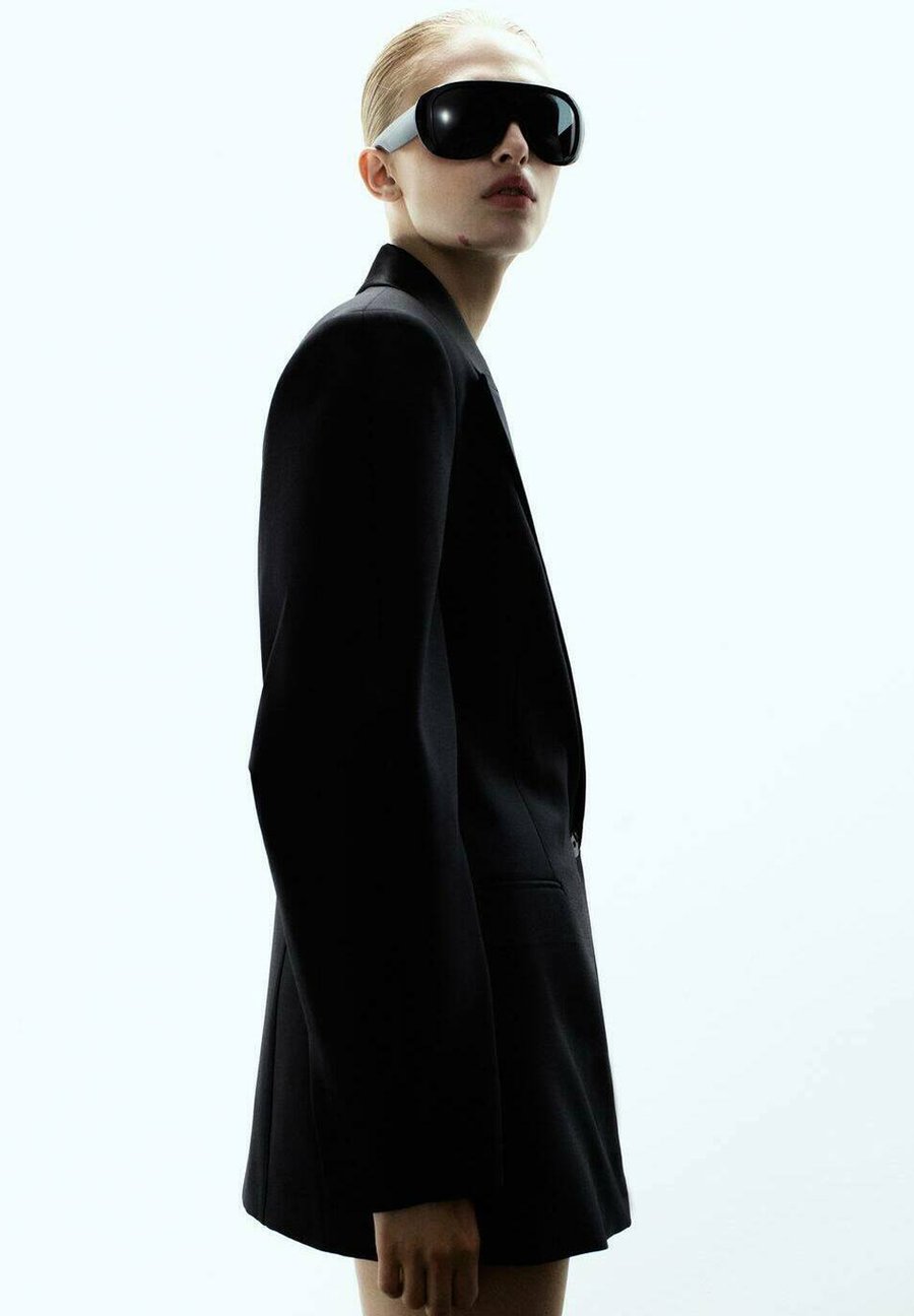 Платье Mango Shirt dress, Black
Платье Mango Shirt dress, Black