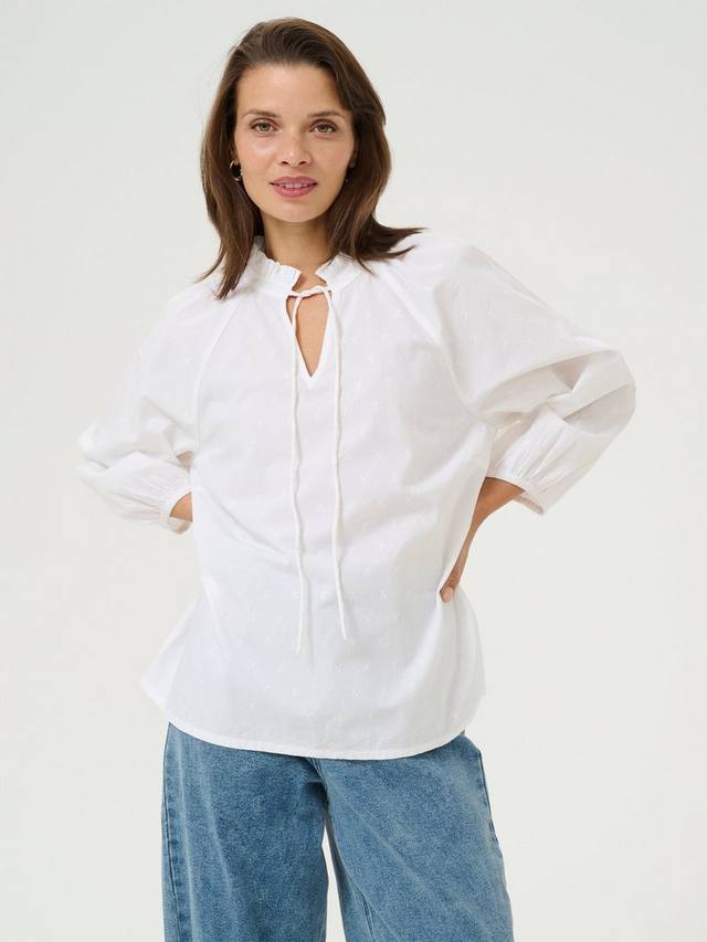 Топ с вышивкой и завязкой на шее Ulla KAFFE, White
Топ с вышивкой и завязкой на шее Ulla KAFFE, White