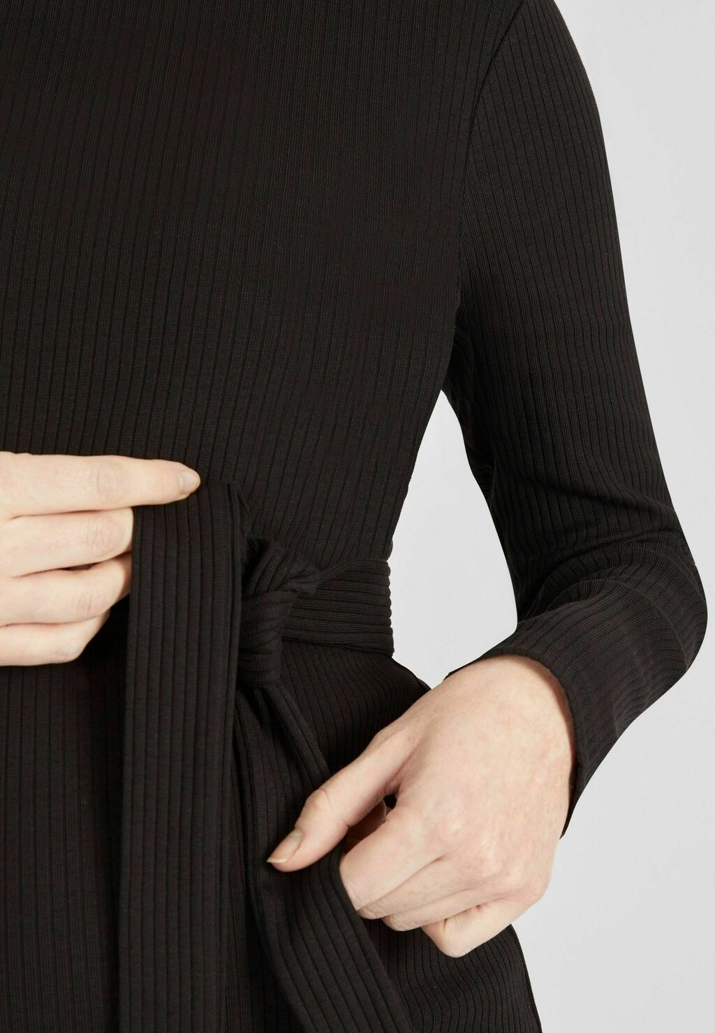 Вязаное платье MATERNITY JoJo Maman Bébé, черный
Вязаное платье MATERNITY JoJo Maman Bébé, черный