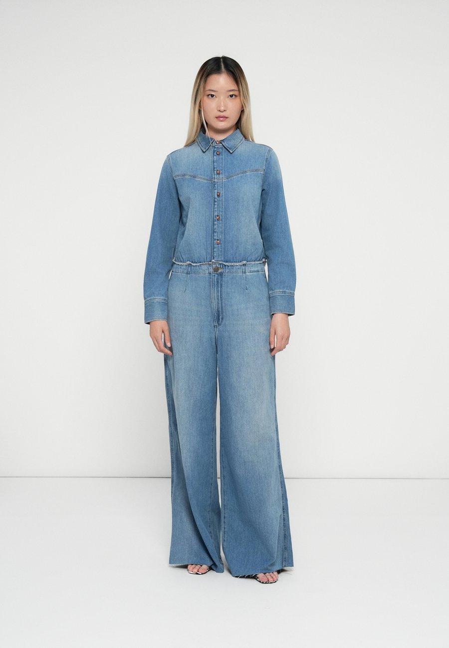 Комбинезон Wrangler RADIATING COVERALL, Shimmer Stone/Light Brown
Комбинезон Wrangler RADIATING COVERALL, Shimmer Stone/Light Brown