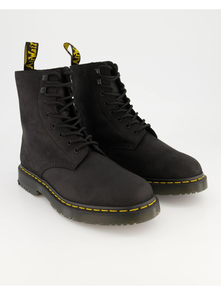 Черные ботильоны Dr. Martens
Черные ботильоны Dr. Martens