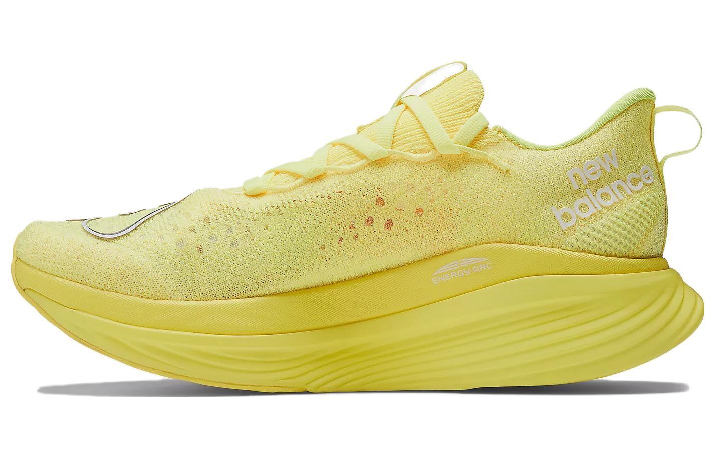 Кроссовки New Balance NB FuelCell для женщин
Кроссовки New Balance NB FuelCell для женщин