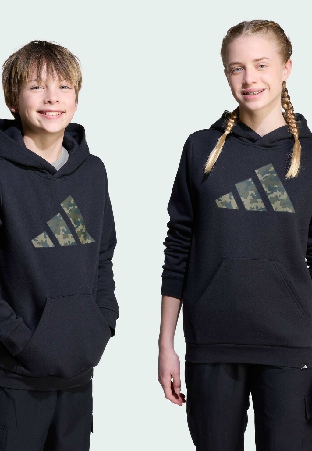 Толстовка CAMO GRAPHIC con cappuccio Adidas Sportswear, черный
Толстовка CAMO GRAPHIC con cappuccio Adidas Sportswear, черный