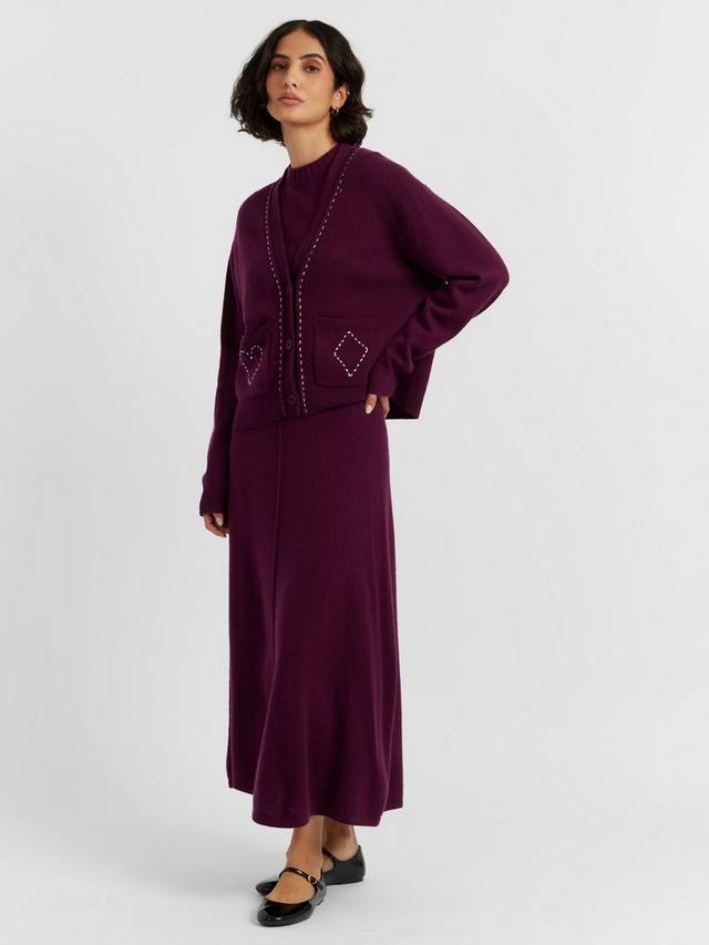 Кардиган Queen of Hearts из смеси шерсти и кашемира Chinti & Parker, Mulberry
Кардиган Queen of Hearts из смеси шерсти и кашемира Chinti & Parker, Mulberry