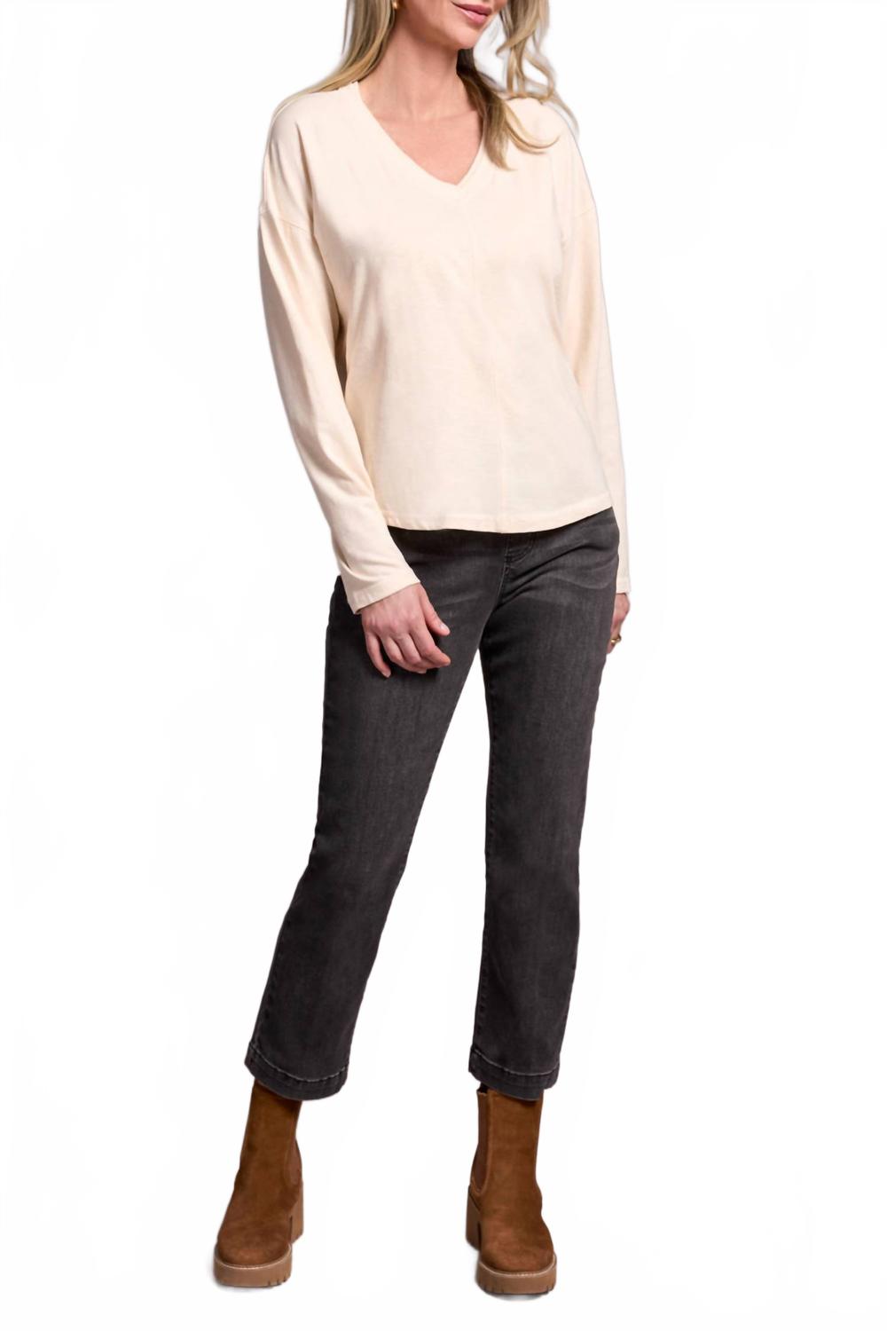 TRIBAL Трикотажный топ с V-образным вырезом и плоскими швами, цвет «Лунный камень», цвет «Лунный камень»
TRIBAL Трикотажный топ с V-образным вырезом и плоскими швами, цвет «Лунный камень», цвет «Лунный камень»