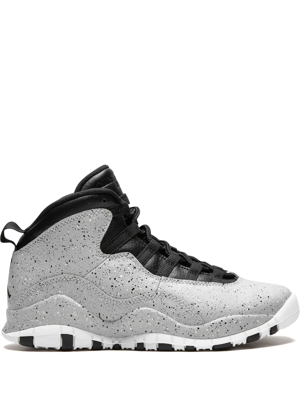 Кроссовки Air Jordan 10 Retro Jordan Kids, серый
Кроссовки Air Jordan 10 Retro Jordan Kids, серый