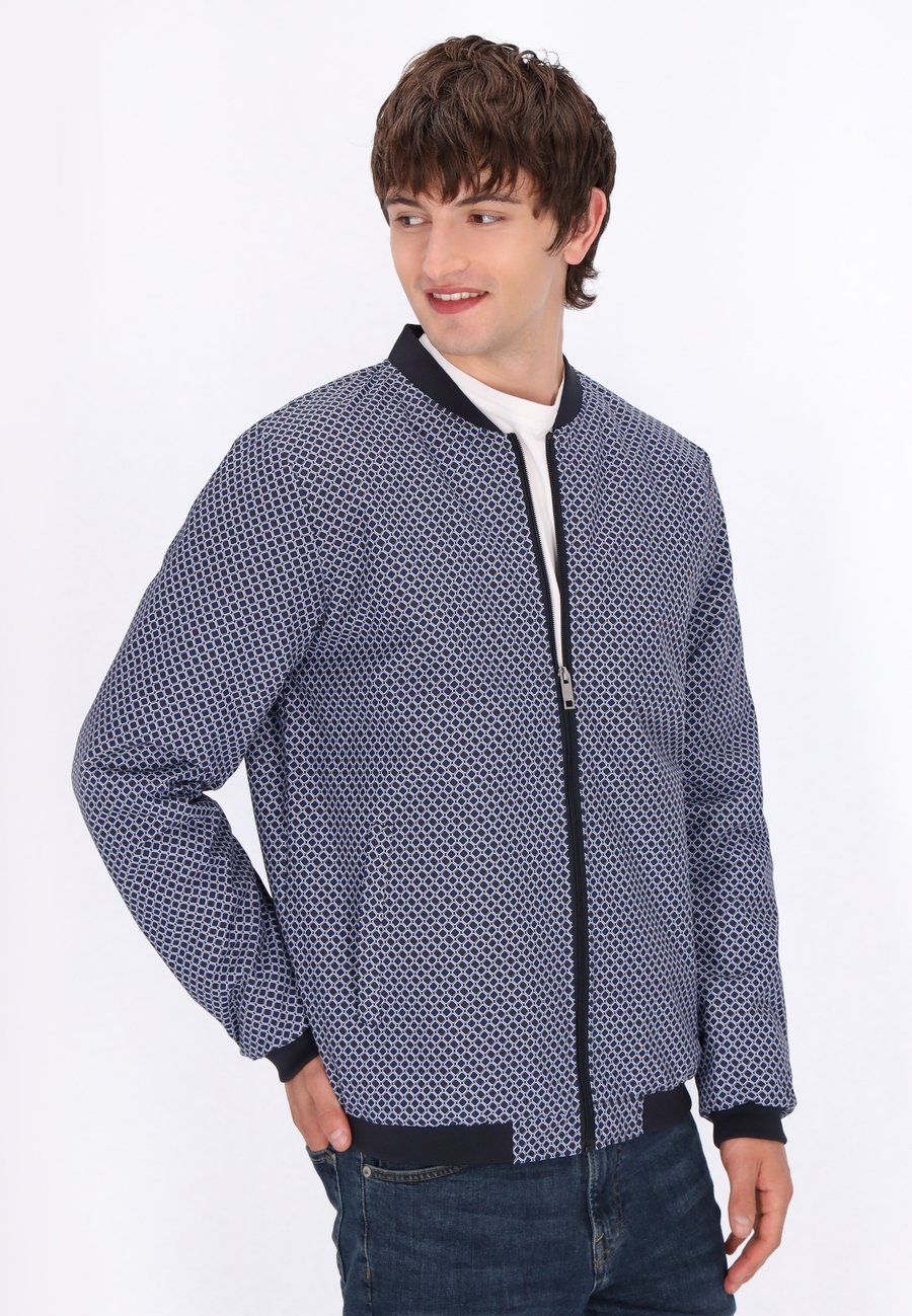 Куртка Mo Bomber Jacket, Navy Multicolor/Dark Blue
Куртка Mo Bomber Jacket, Navy Multicolor/Dark Blue